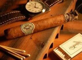 How to smoke cigars properly